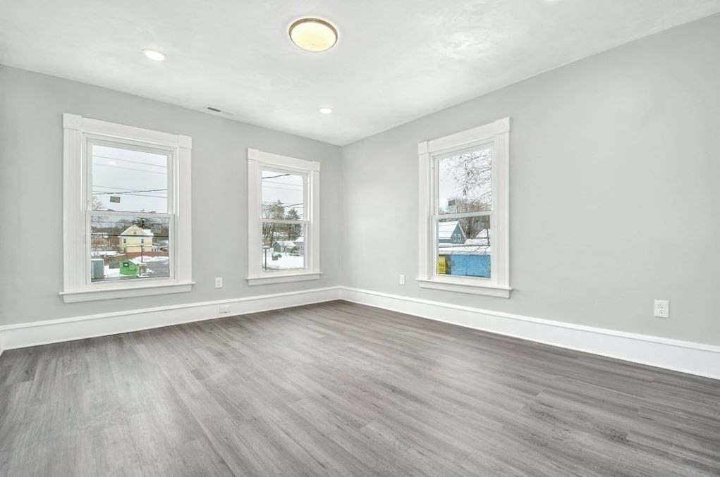 902 Main Street Clinton, MA 01510 - Photo 8 of 27 Gallery Image 8