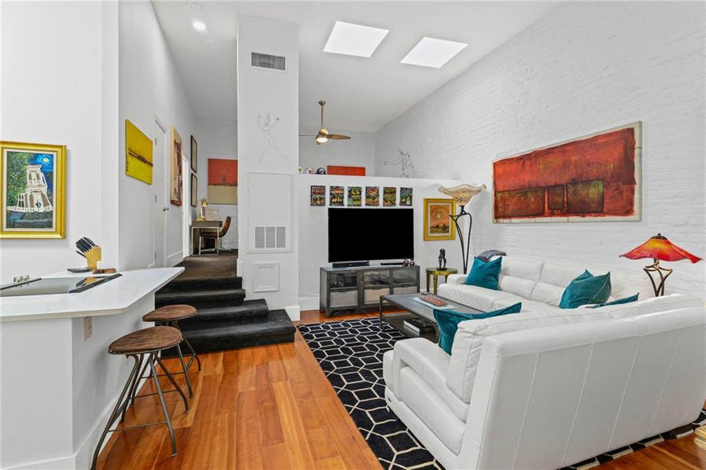 448 Julia Street, Unit 218 New Orleans, LA 70130 - Photo 4 of 24