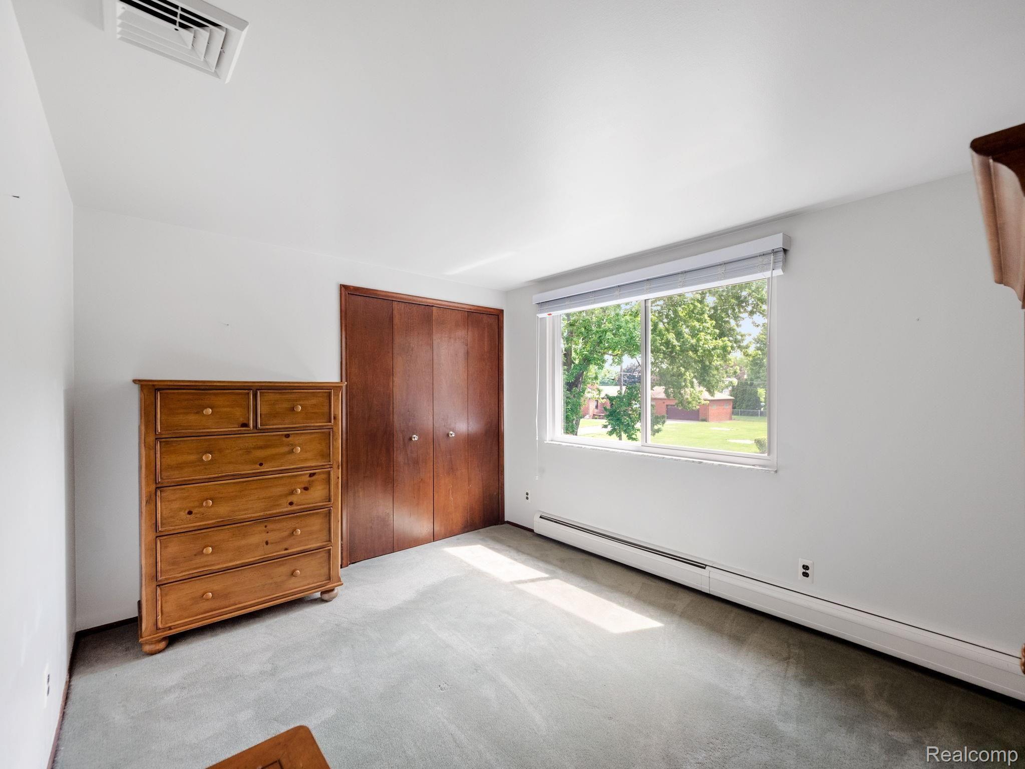 26267 Burg Road Warren, MI 48089 - Photo 19 of 33 Bedroom