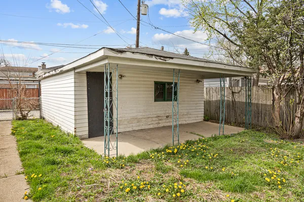 $140,000 | 742 Bellwood Avenue, Bellwood, IL 60104