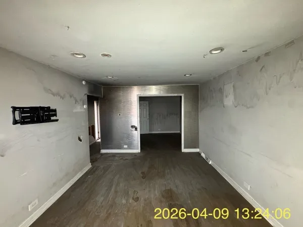 $140,000 | 742 Bellwood Avenue, Bellwood, IL 60104