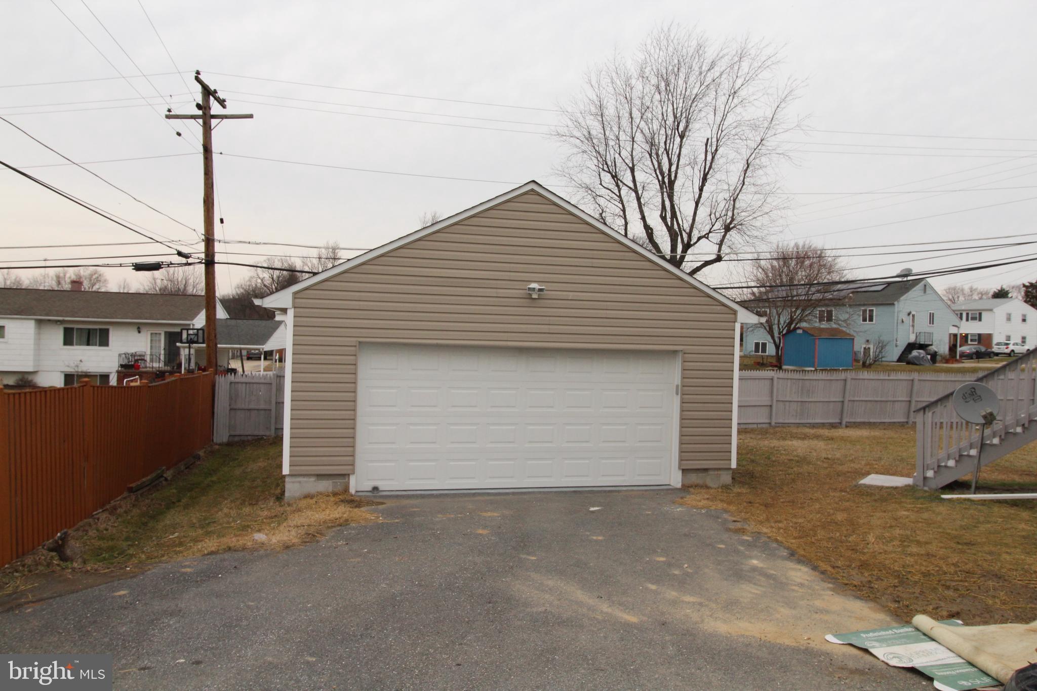 7800 A Blue Grass Road Baltimore, MD 21237 - Photo 3 of 28 2 Car Garage