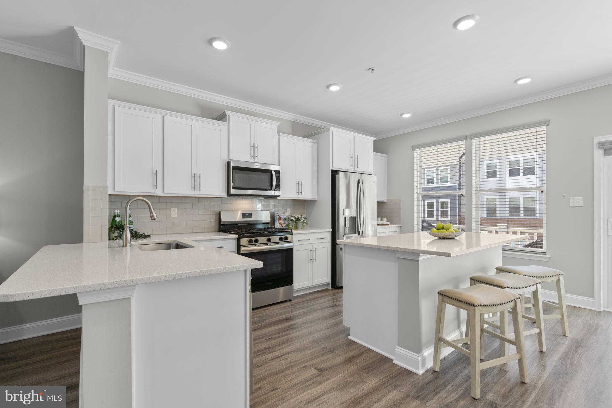 204 Bethel Alley Edgewater, MD 21037 - Photo 10 of 34 Bright kitchen w/quartz counters