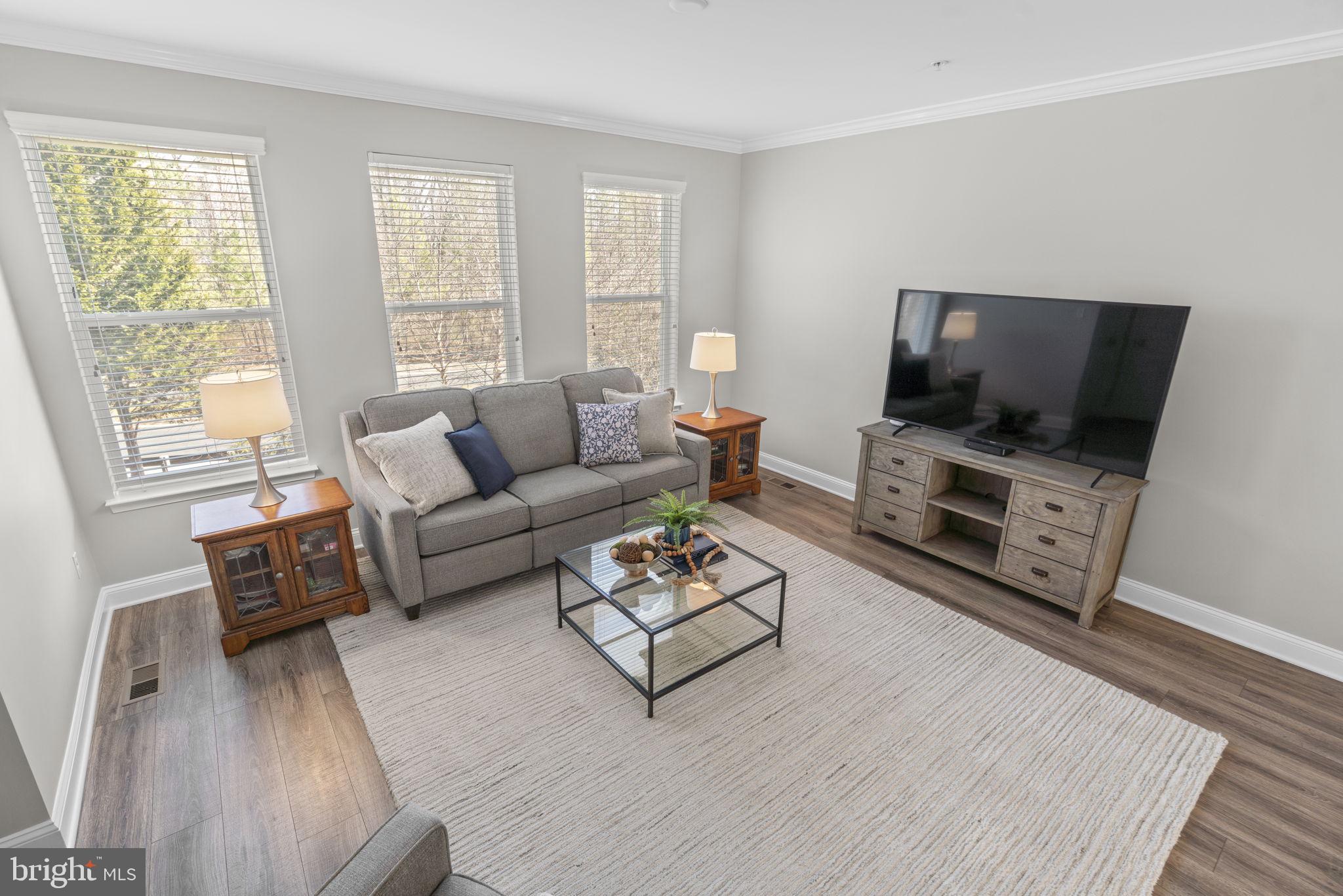 204 Bethel Alley Edgewater, MD 21037 - Photo 7 of 34 Spacious living room w/crown molding