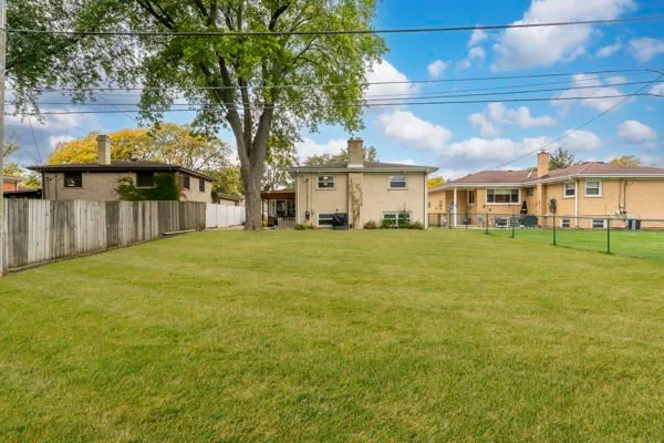 $4,400 | 1895 Birch Street, Des Plaines, IL 60018