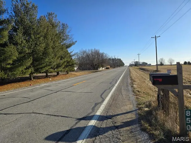 $225,000 | 8519 Cardinal Hill Road, Rochester, IL 62563