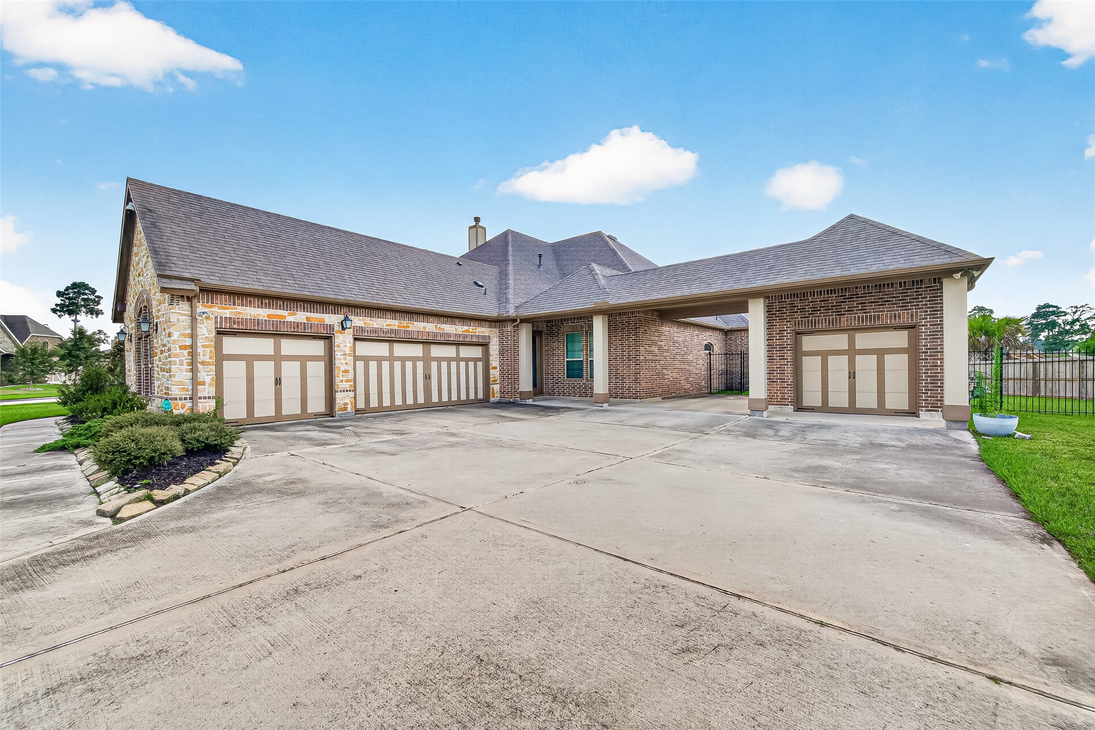 14010 South Evergreen Ridge Court Conroe, TX 77384 - Photo 7 of 50