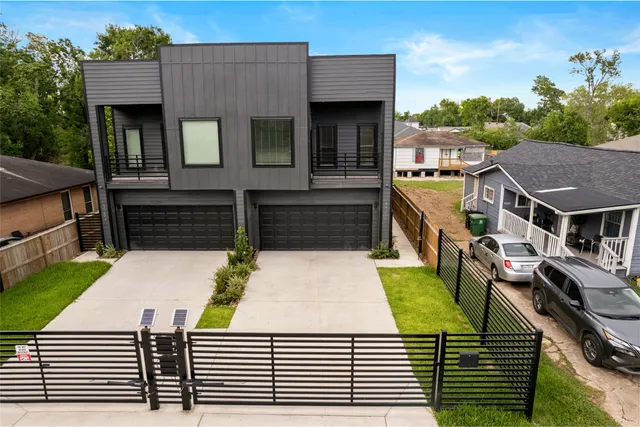 a view of an outdoor space