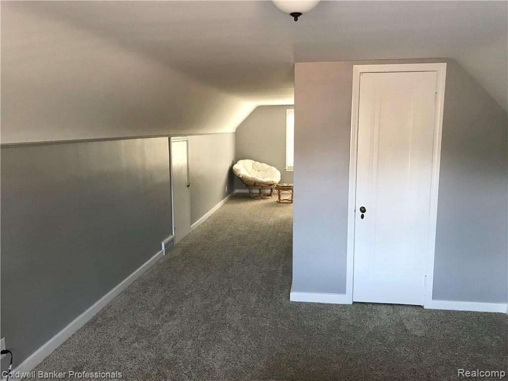 1002 Hawthorne Road Grosse Pointe Woods, MI 48236 - Photo 17 of 26