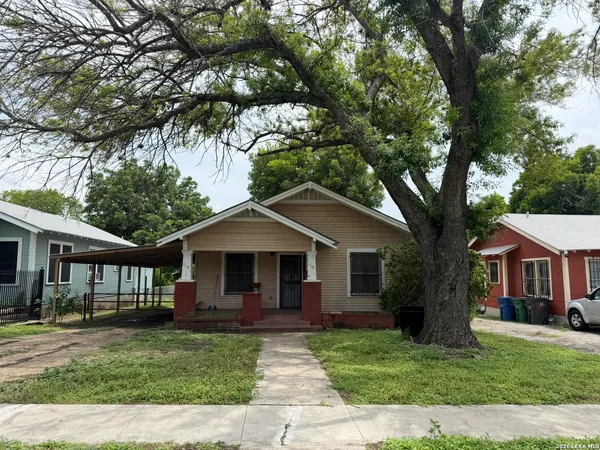$1,050 | 116 Hot Wells Boulevard, Unit 3, San Antonio, TX 78223