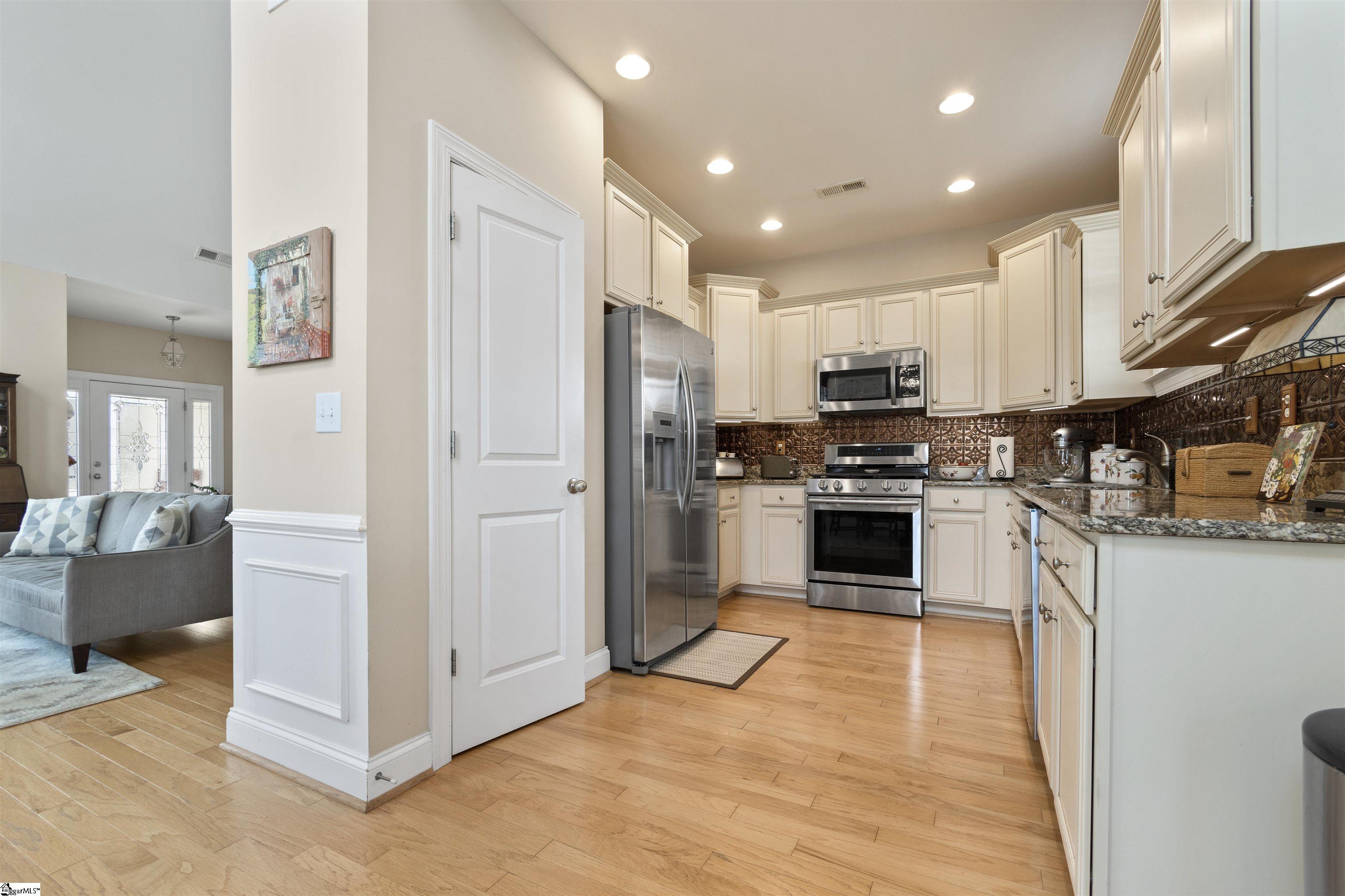 206 Downs Road Greenville, SC 29617 - Photo 32 of 44 Gallery Image 32