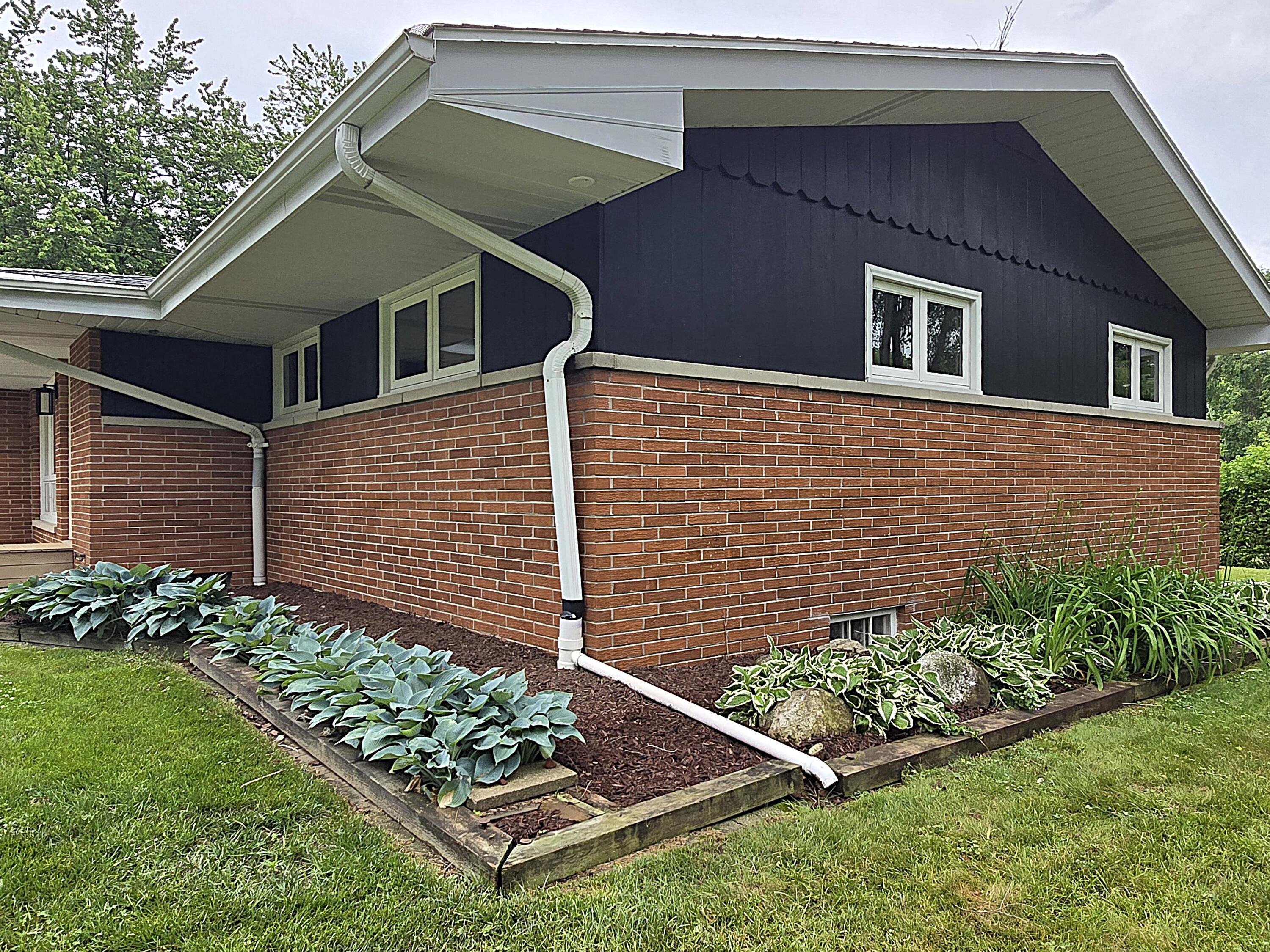 W136N7015 Claas Road Menomonee Falls, WI 53051 - Photo 52 of 54 Fresh Landscaping