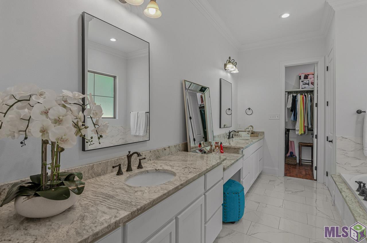 13115 Diversion Canal Road St. Amant, LA 70774 - Photo 14 of 30