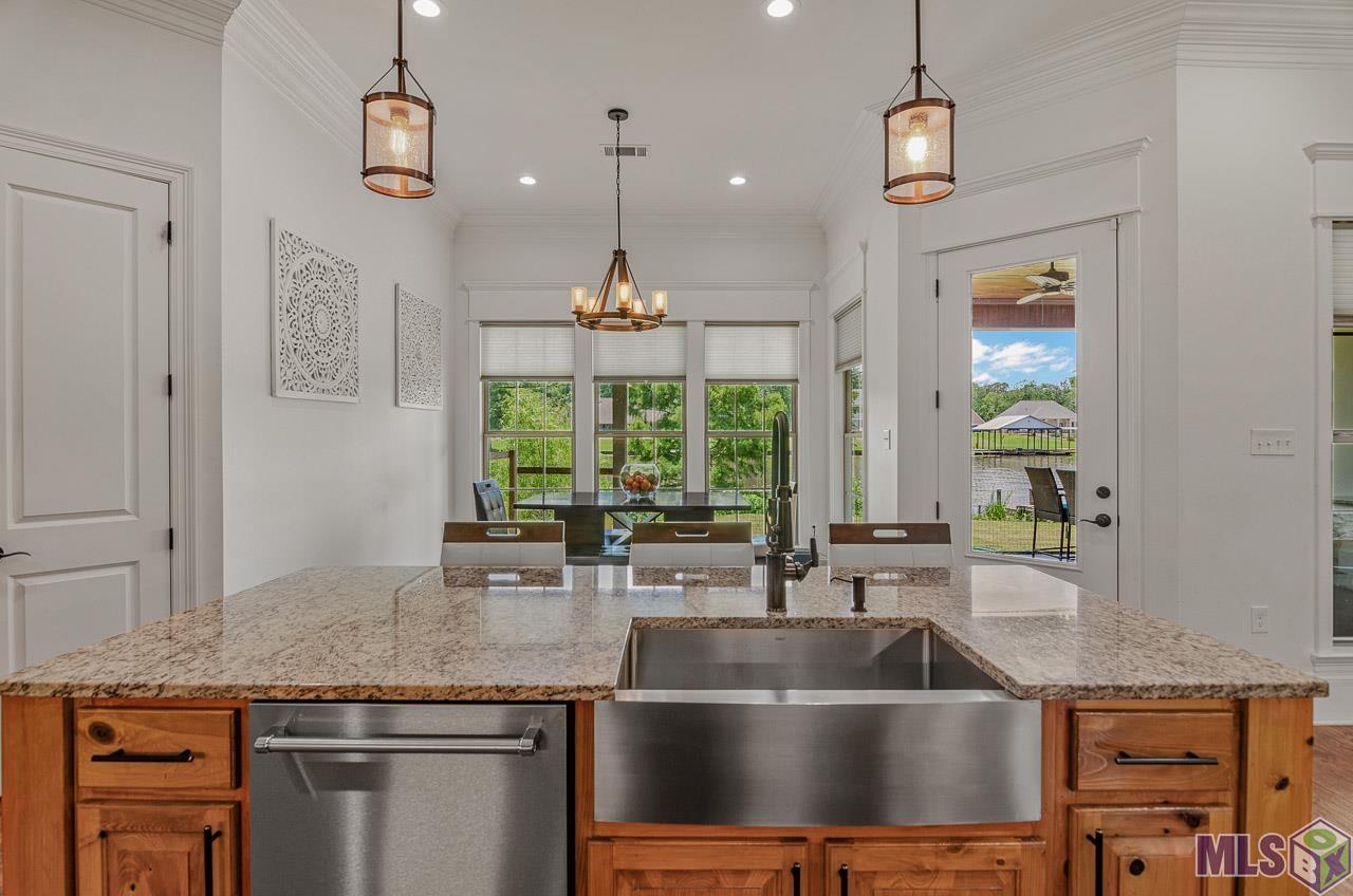 13115 Diversion Canal Road St. Amant, LA 70774 - Photo 8 of 30