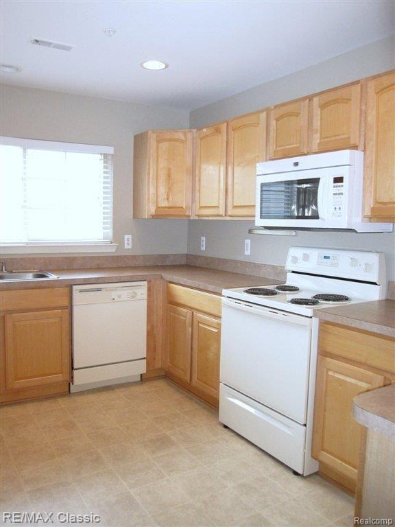 16874 Farmington Road Livonia, MI 48154 - Photo 7 of 16 KITCHEN VIEW #2