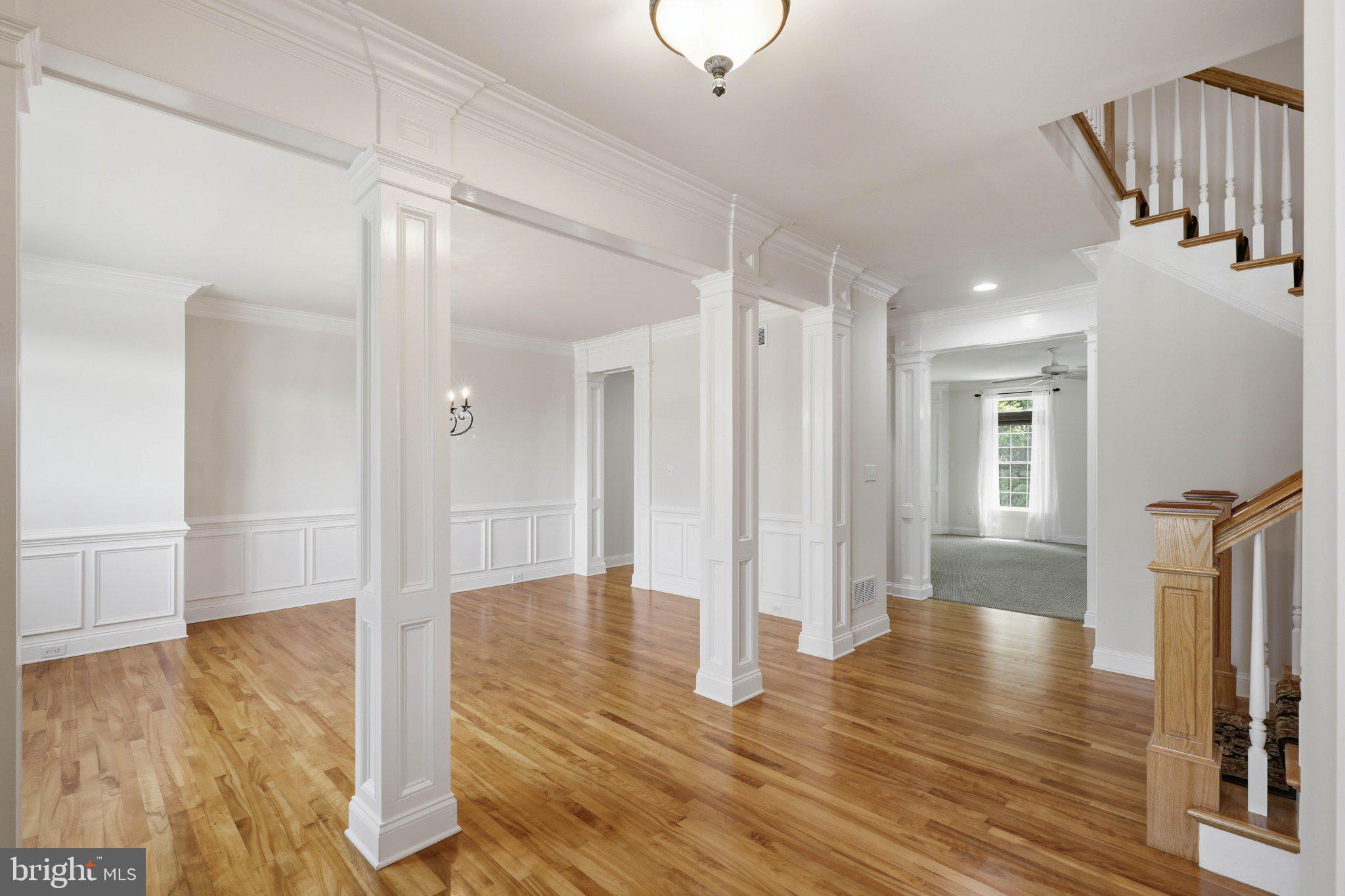 340 Royal Hunt Way Lititz, PA 17543 - Photo 7 of 65 Columns and Crown moldings