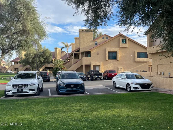 $260,000 | 4901 South Calle Los Cerros Drive, Unit 206, Tempe, AZ 85282