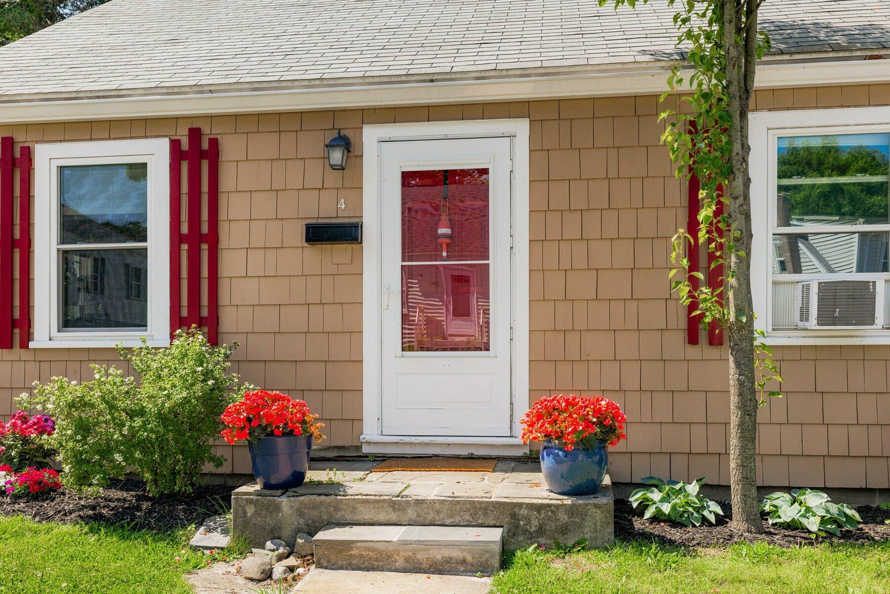 4 Halstead Street Kittery, ME 03904 - Photo 3 of 30 seacoastrephoto-30 (5)