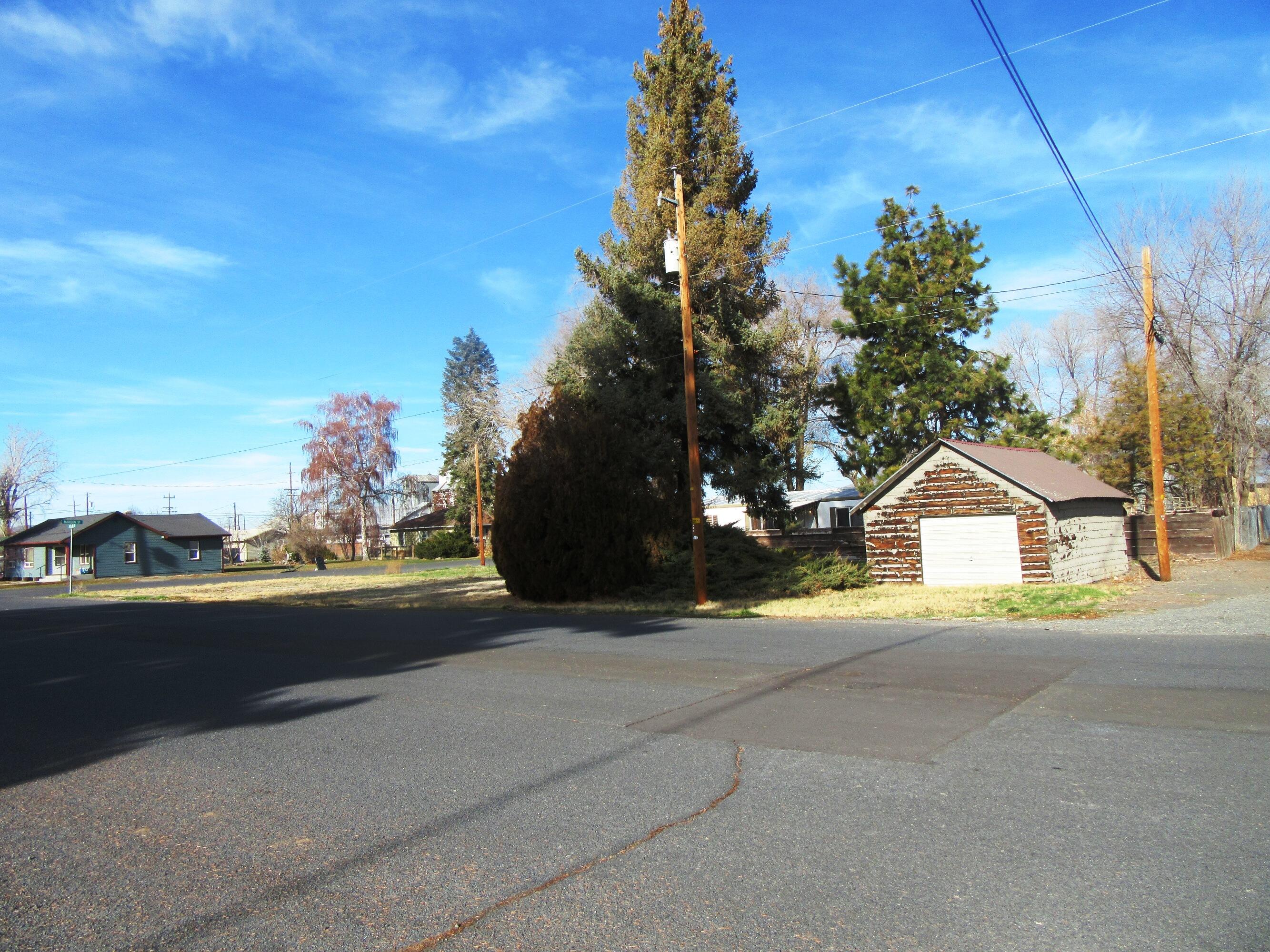 304 East 2nd Street Merrill, OR 97633 - Photo 2 of 14 001