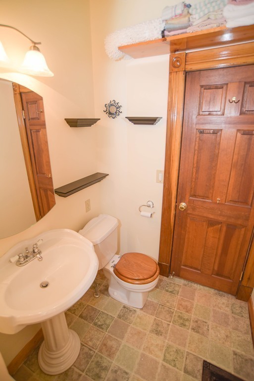 72 Ashley Street West Springfield, MA 01089 - Photo 13 of 30 Gallery Image 13