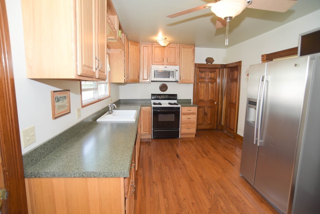 72 Ashley Street West Springfield, MA 01089 - Photo 6 of 30 Gallery Image 6
