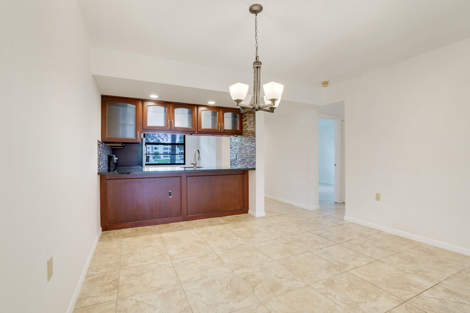 6085 Balboa Circle, Unit 101 Boca Raton, FL 33433 - Photo 11 of 26 11_Image_11_mls