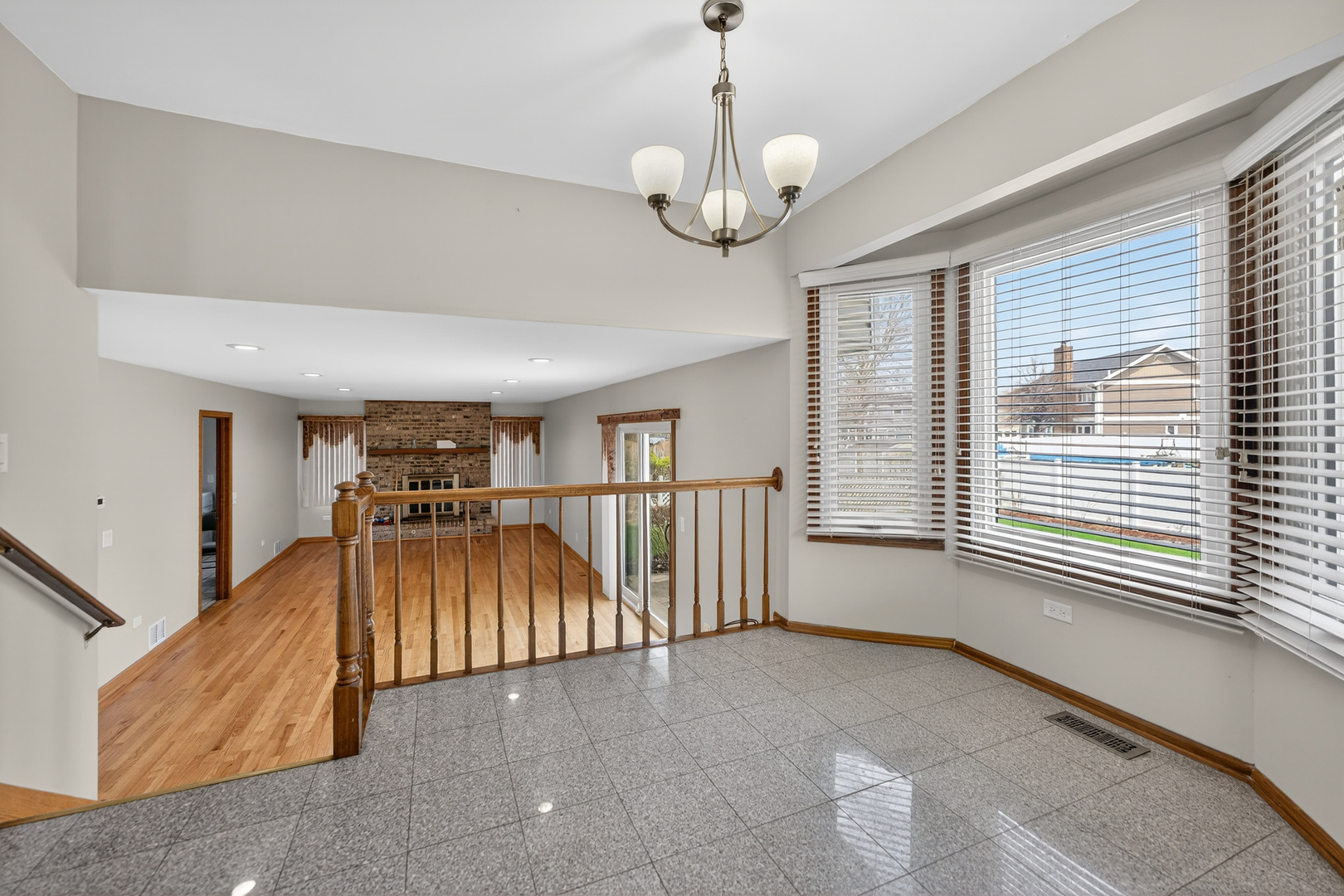 1281 Scarlet Drive Addison, IL 60101 - Photo 13 of 38 a view of livingroom with window