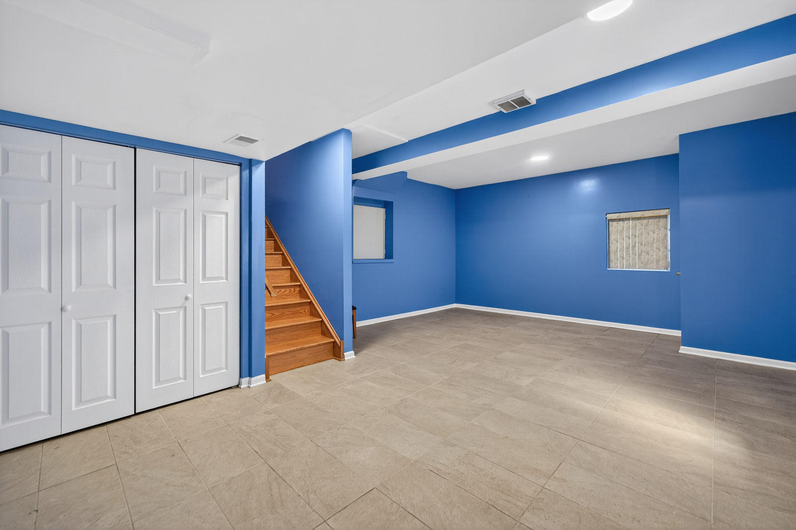 1281 Scarlet Drive Addison, IL 60101 - Photo 20 of 38 a view of an empty room