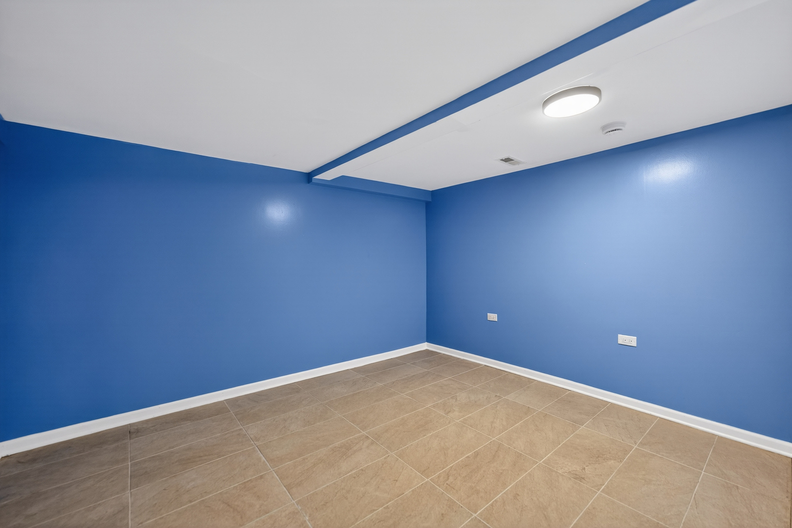1281 Scarlet Drive Addison, IL 60101 - Photo 22 of 38 a view of an empty room