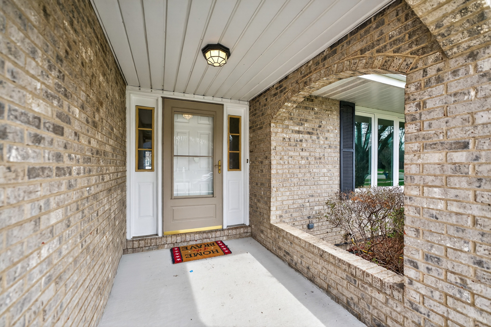 1281 Scarlet Drive Addison, IL 60101 - Photo 3 of 38 a view of an entryway of house