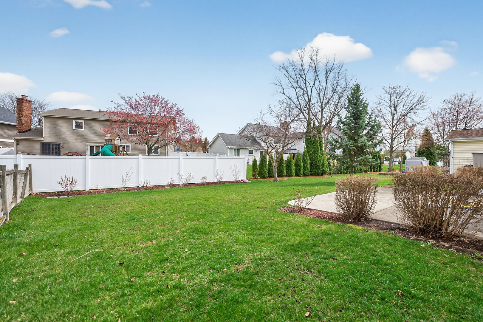 1281 Scarlet Drive Addison, IL 60101 - Photo 35 of 38 a view of a backyard