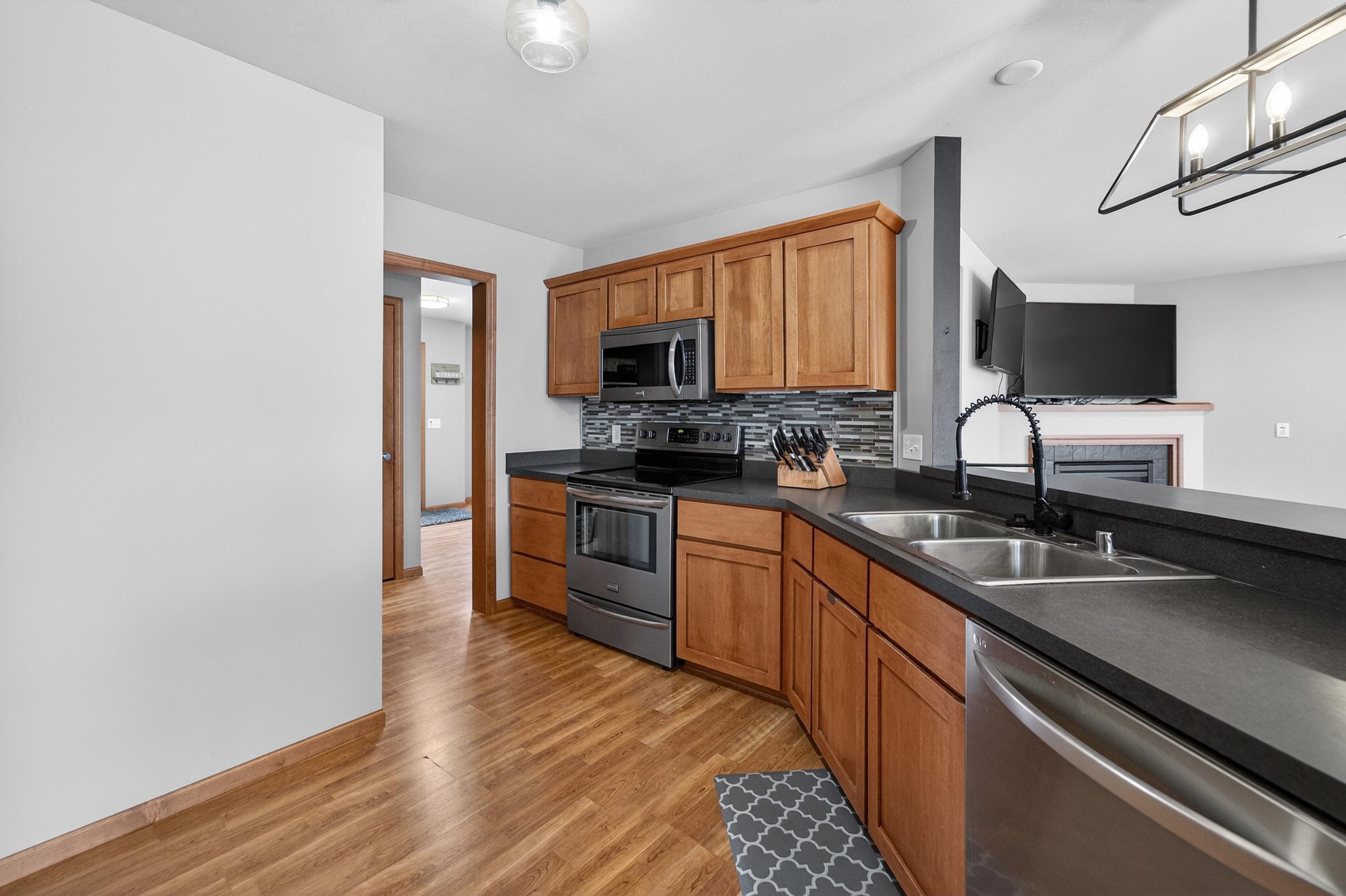 2610 Koshkonong Way Sun Prairie, WI 53590 - Photo 17 of 58