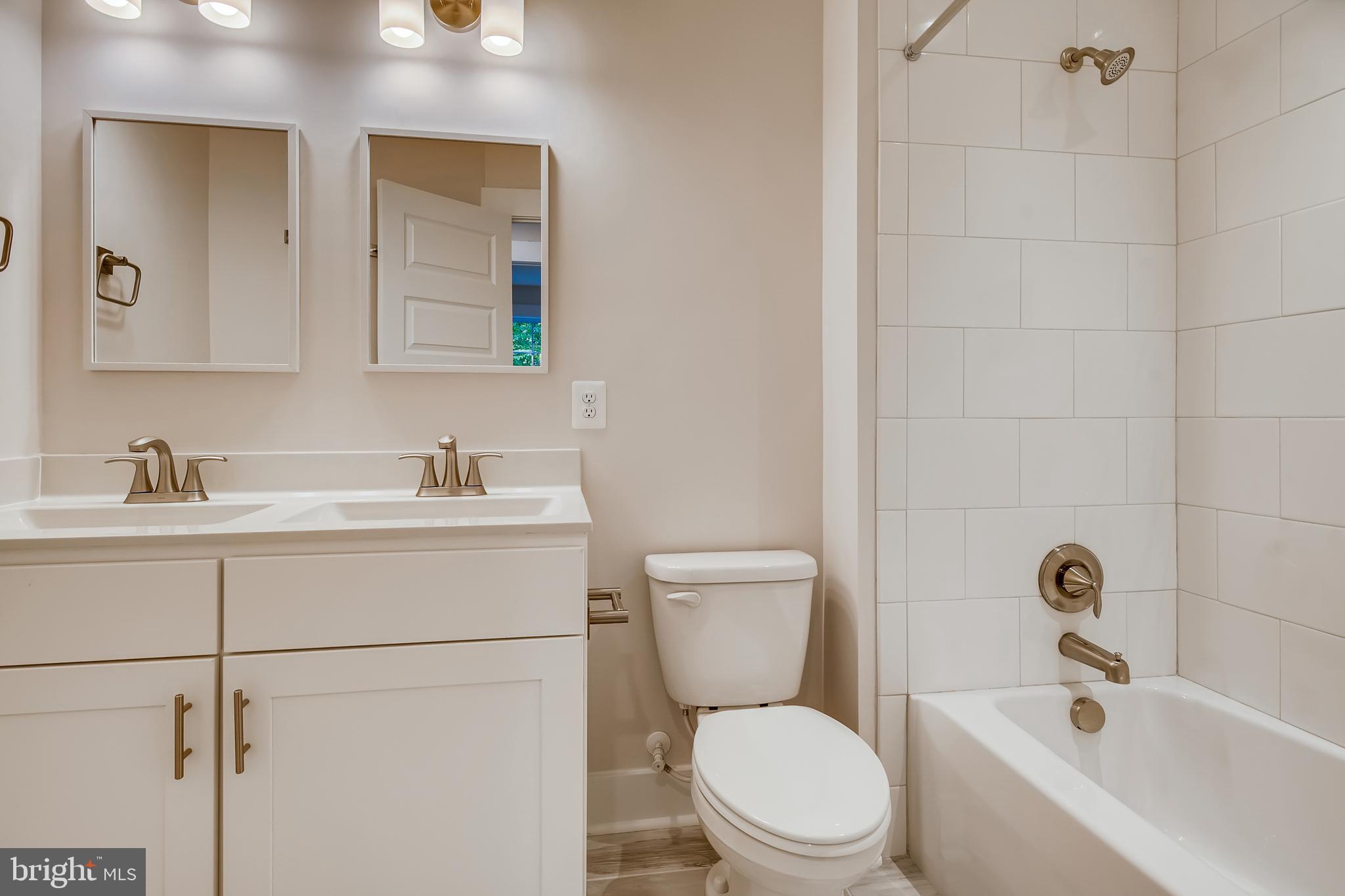 1215 B Providence Road Towson, MD 21286 - Photo 14 of 27 Upper 1 - Hall Bath (full bath #2)