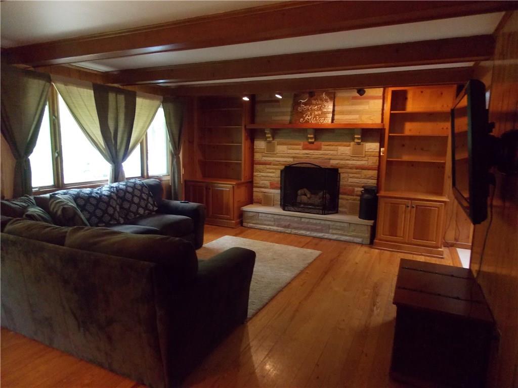 579 Laurel Summit Road Boswell, PA 15531 - Photo 3 of 25 Living room