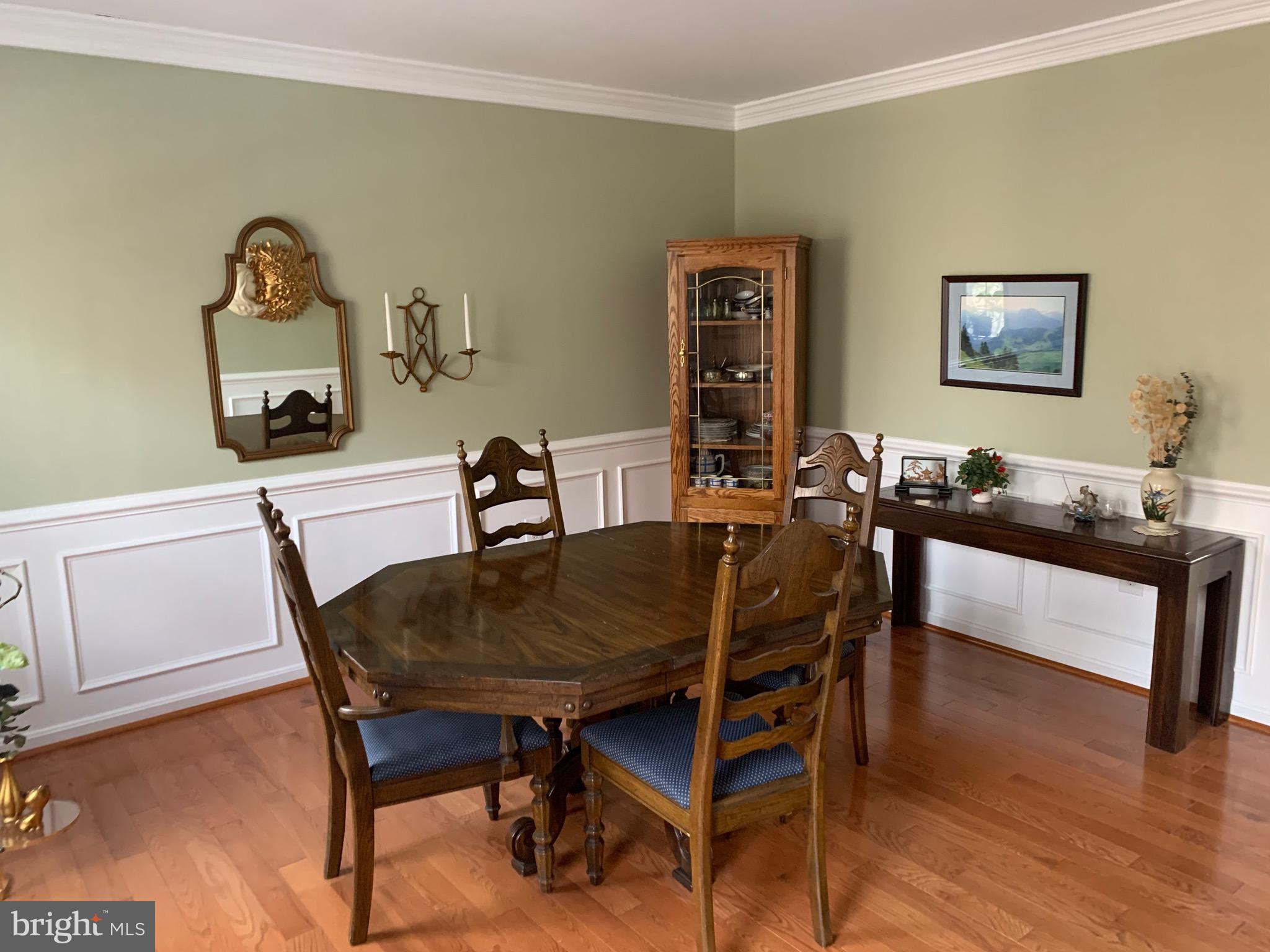 8041 Counselor Road Manassas, VA 20112 - Photo 4 of 7 Dining Room