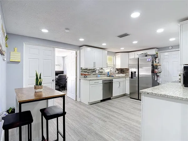 $2,300 | 5913 Appletree Road, Holiday, FL 34690