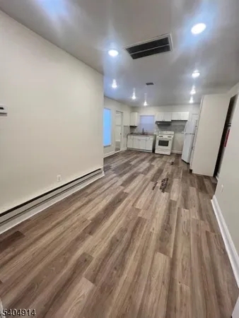 $2,000 | 12 Seeley Street, Paterson, NJ 07501