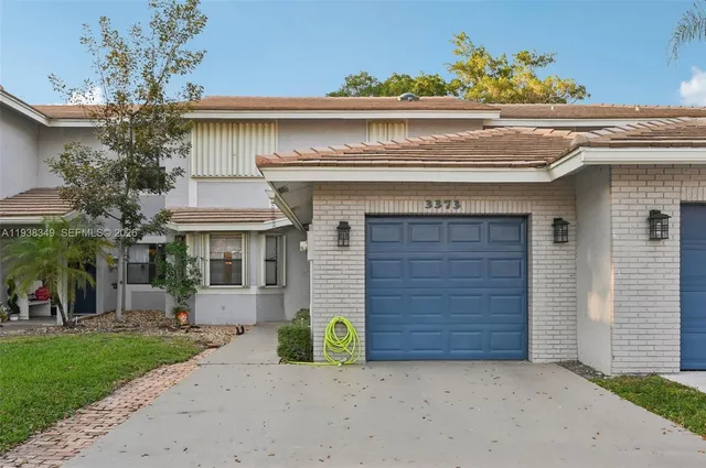 $515,000 | 3373 Deer Creek Lake Shore Drive, Deerfield Beach, FL 33442