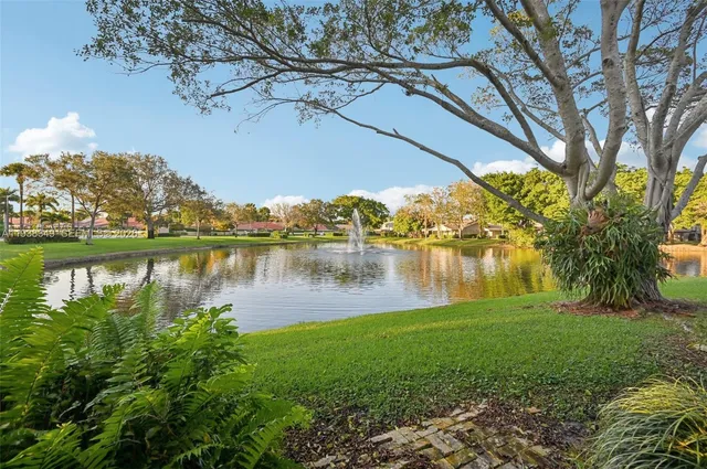 $515,000 | 3373 Deer Creek Lake Shore Drive, Deerfield Beach, FL 33442