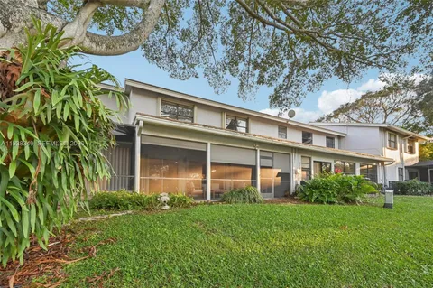 $515,000 | 3373 Deer Creek Lake Shore Drive, Deerfield Beach, FL 33442