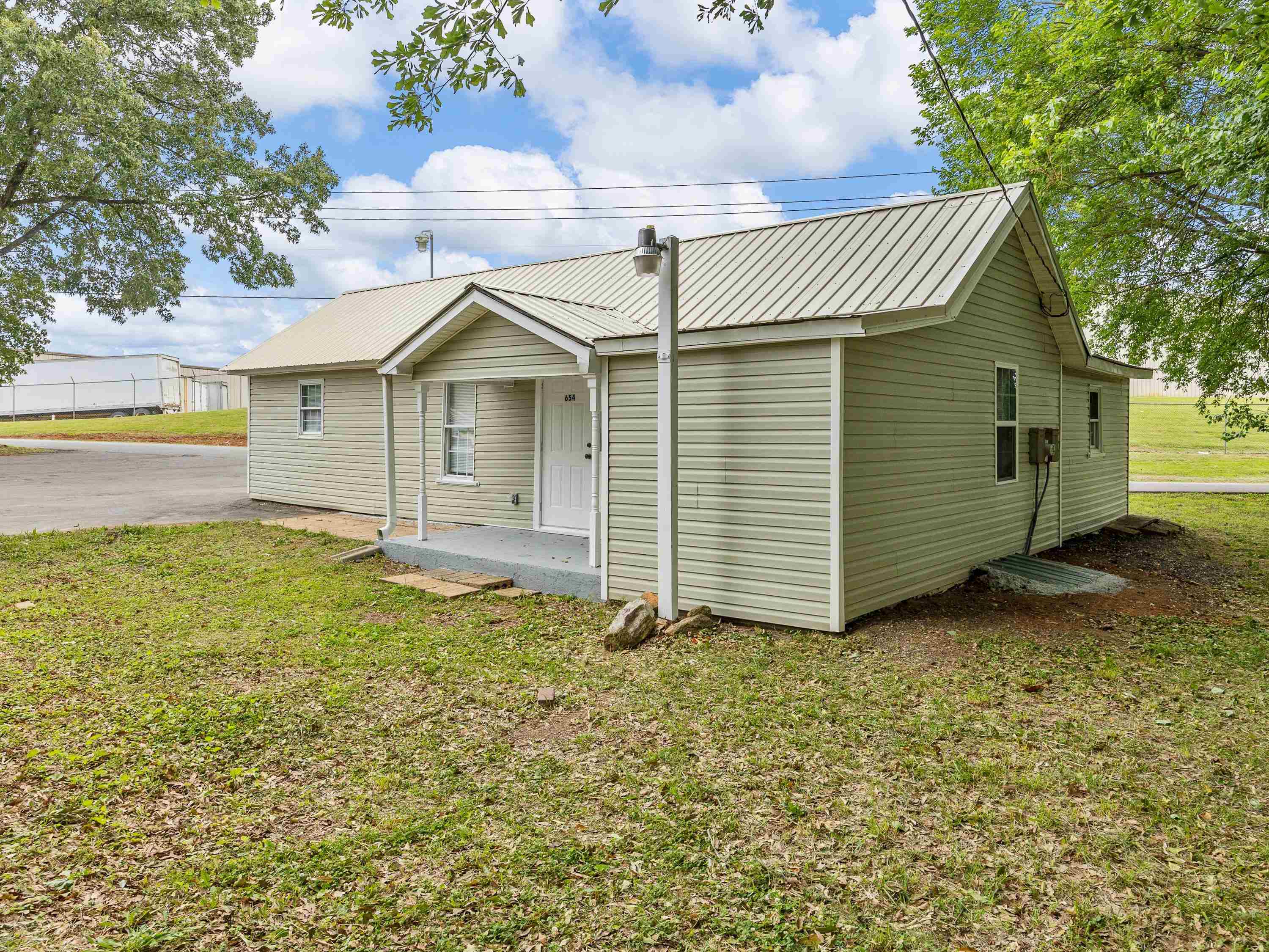 654 Ethel Road Spartanburg, SC 29301 - Photo 1 of 31