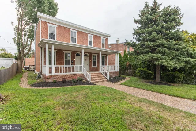 $2,000 | 1821 Delaware Avenue, Unit A, Wilmington, DE 19806