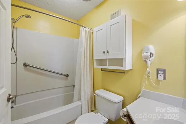 $194,900 | 301 Pinnacle Inn Road, Unit 4211, Beech Mountain, NC 28604