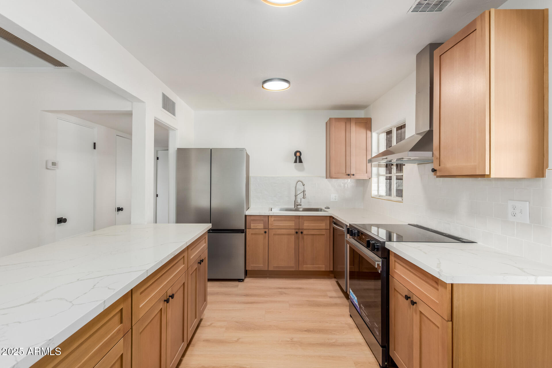 3526 East Cheery Lynn Road Phoenix, AZ 85018 - Photo 12 of 30 12 Cheery Lynn