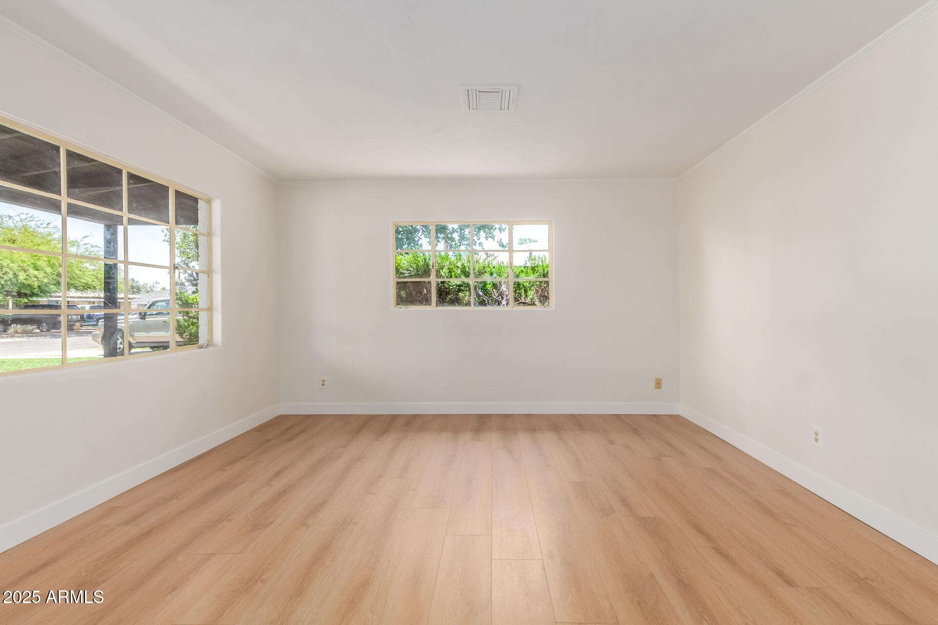 3526 East Cheery Lynn Road Phoenix, AZ 85018 - Photo 9 of 30 09 Cheery Lynn