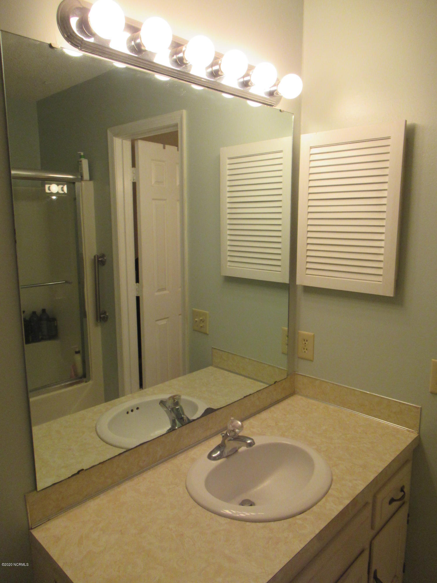 1855 Quail Ridge Road, Unit S Greenville, NC 27858 - Photo 43 of 50 Master Bathroom Photo 3