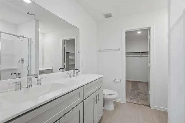 $2,300 | 15317 Dapple Blf Lane, Conroe, TX 77302