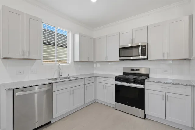 $2,300 | 15317 Dapple Blf Lane, Conroe, TX 77302