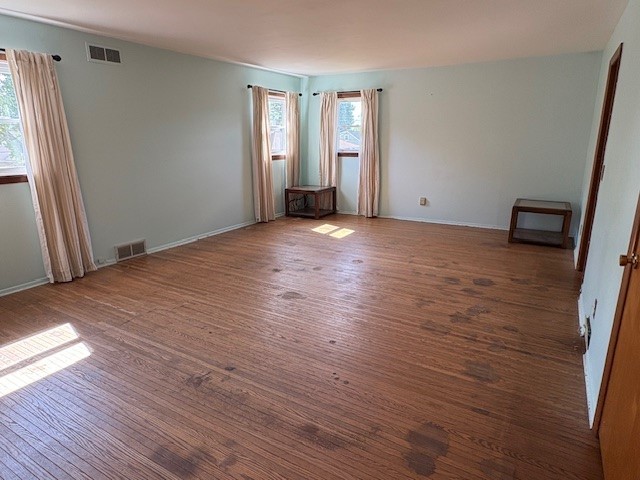 127 Belknap Street Rochester, NY 14606 - Photo 11 of 18 2nd floor LR