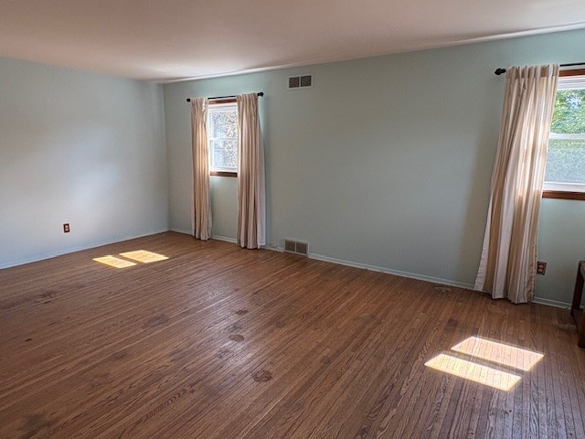 127 Belknap Street Rochester, NY 14606 - Photo 12 of 18 2nd floor LR